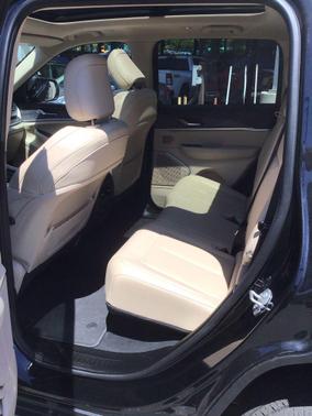 Diamond Black Crystal Pearlcoat 2022 Jeep Grand Cherokee Limited