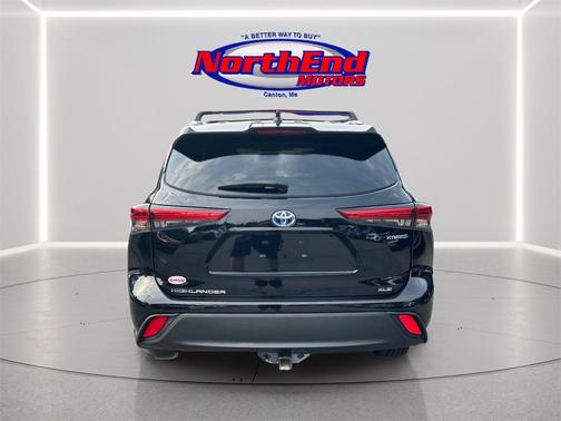 2022 Toyota Highlander Hybrid XLE