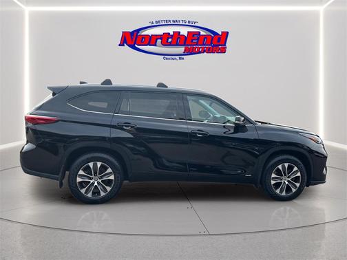 2022 Toyota Highlander Hybrid XLE