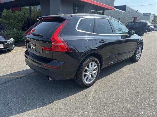 2021 Volvo XC60 T5 Momentum