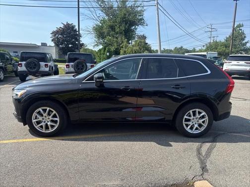 2021 Volvo XC60 T5 Momentum