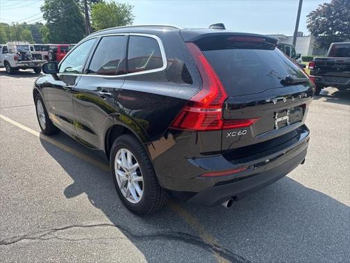 2021 Volvo XC60 T5 Momentum