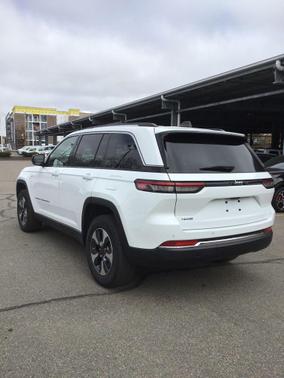 Bright White Clearcoat 2022 Jeep Grand Cherokee 4xe Base