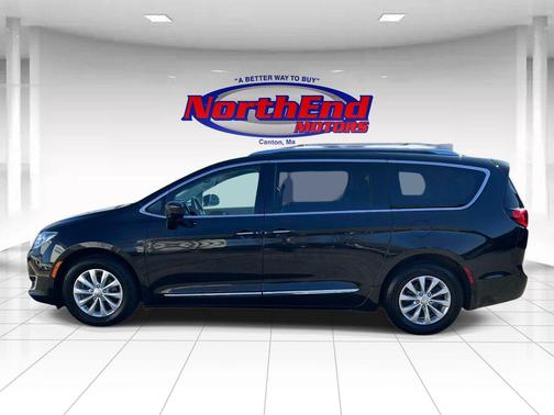 2018 Chrysler Pacifica Touring-L