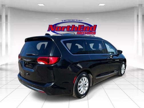 2018 Chrysler Pacifica Touring-L