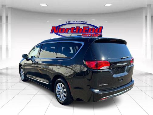 2018 Chrysler Pacifica Touring-L