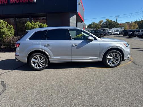 2022 Audi Q7 55 Premium Plus