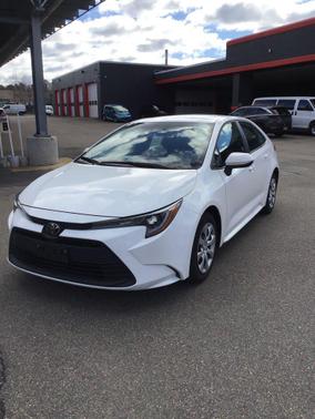 Ice Cap 2025 Toyota Corolla LE