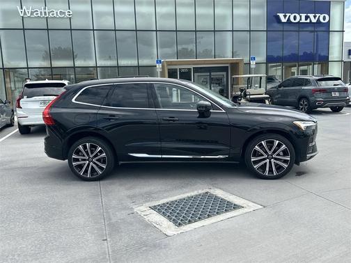 2023 Volvo XC60 B5 Ultimate Bright Theme