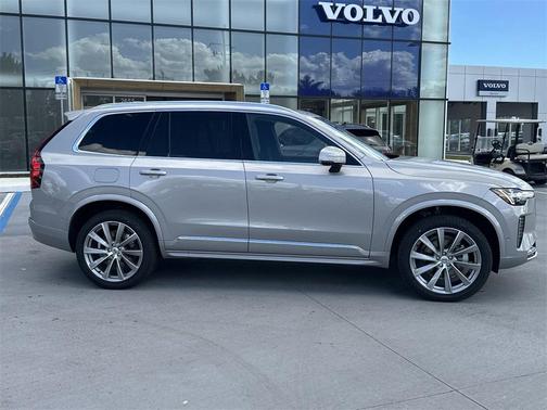 2025 Volvo XC90 B5 Ultra 7-Seater
