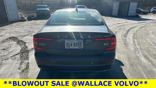 2024 Volvo S60 B5 Core Dark Theme