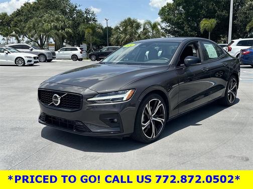 2024 Volvo S60 B5 Core Dark Theme