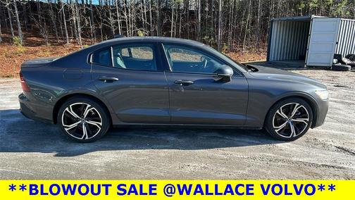 2024 Volvo S60 B5 Core Dark Theme