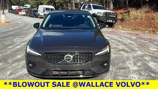 2024 Volvo S60 B5 Core Dark Theme