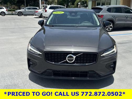 2024 Volvo S60 B5 Core Dark Theme