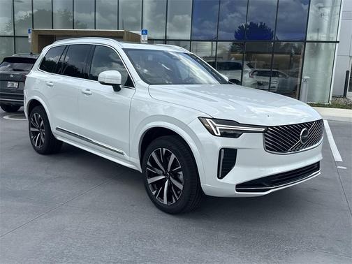 2025 Volvo XC90 B5 Core