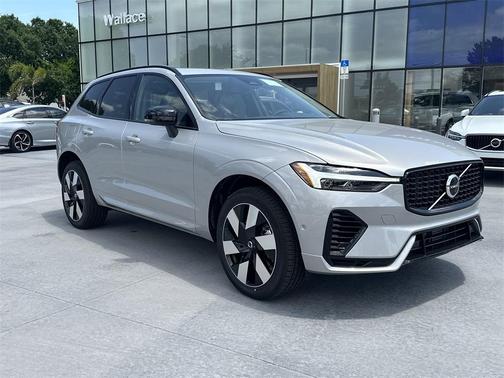 2025 Volvo XC60 Plug-In Hybrid T8 Plus