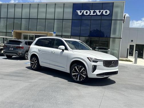2025 Volvo XC90 B6 Core
