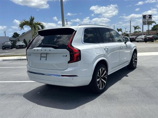 2025 Volvo XC90 B6 Core
