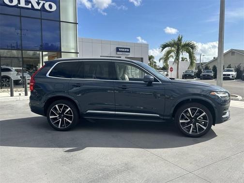 2025 Volvo XC90 B6 Plus 7-Seater