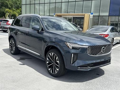 2025 Volvo XC90 B5 Plus 7-Seater
