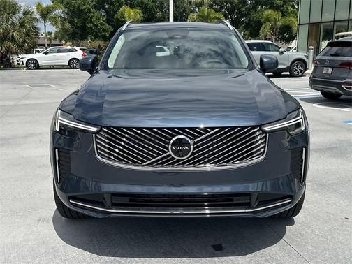 2025 Volvo XC90 B5 Plus 7-Seater