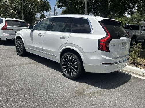 2025 Volvo XC90 B5 Plus 7-Seater