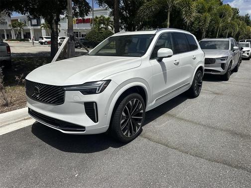 2025 Volvo XC90 B5 Plus 7-Seater