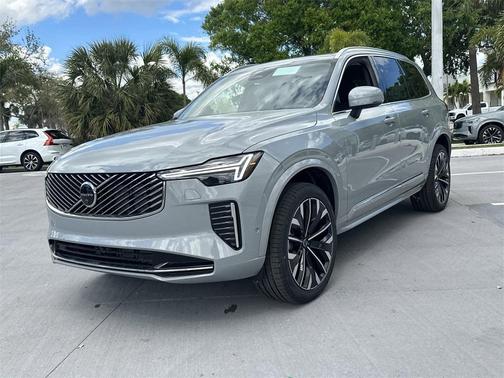 2025 Volvo XC90 B5 Plus 7-Seater