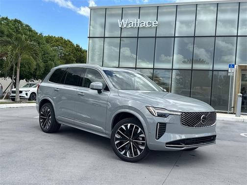 2025 Volvo XC90 B5 Plus 7-Seater
