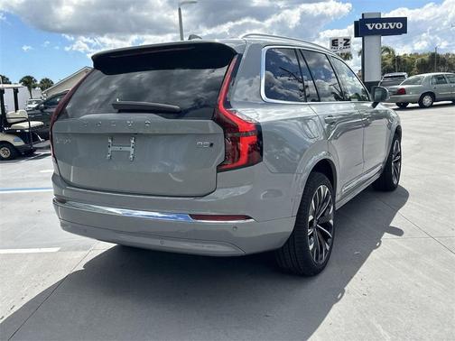 2025 Volvo XC90 B5 Plus 7-Seater