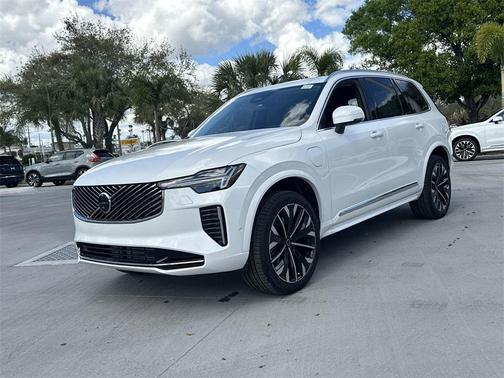 2025 Volvo XC90 Plug-In Hybrid T8 Plus 7-Seater