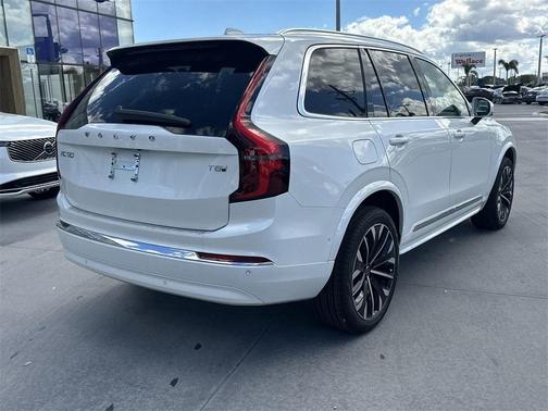 2025 Volvo XC90 Plug-In Hybrid T8 Plus 7-Seater