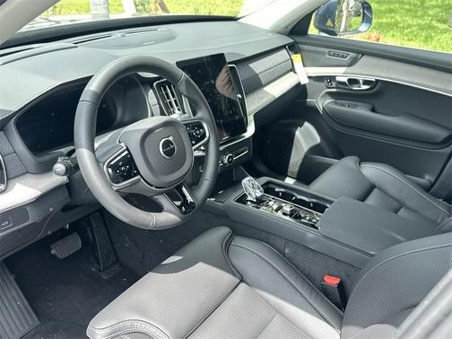 2025 Volvo XC90 B6 Ultra