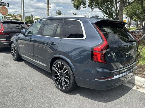 2025 Volvo XC90 B6 Ultra