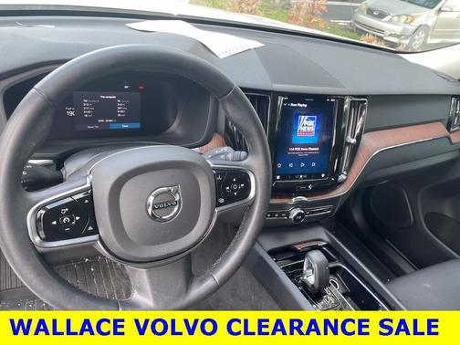 2024 Volvo XC60 B5 Plus Dark Theme