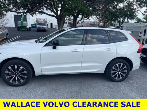 2024 Volvo XC60 B5 Plus Dark Theme