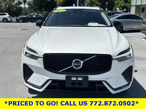 2024 Volvo XC60 B5 Plus Dark Theme