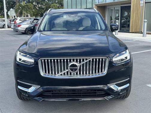 2025 Volvo XC90 B6 Plus 7-Seater