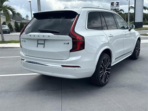 2025 Volvo XC90 B6 Ultra