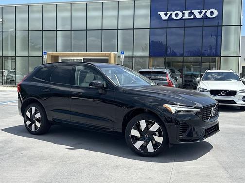 2025 Volvo XC60 Plug-In Hybrid T8 Plus