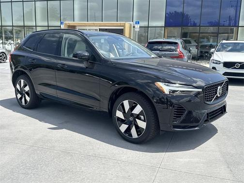 2025 Volvo XC60 Plug-In Hybrid T8 Plus