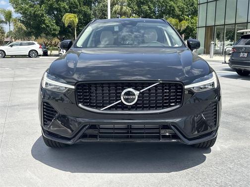 2025 Volvo XC60 Plug-In Hybrid T8 Plus