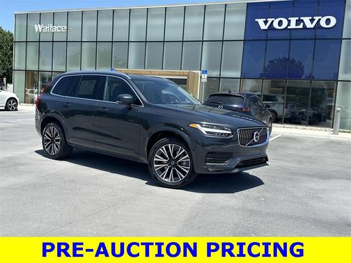 2022 Volvo XC90 T5 Momentum 7 Passenger