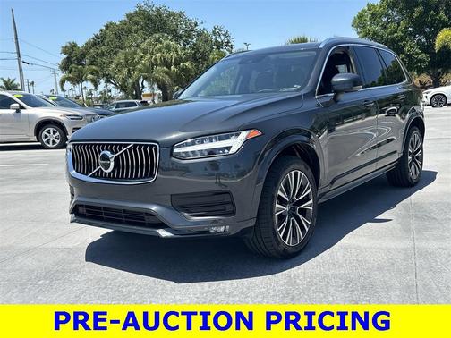 2022 Volvo XC90 T5 Momentum 7 Passenger