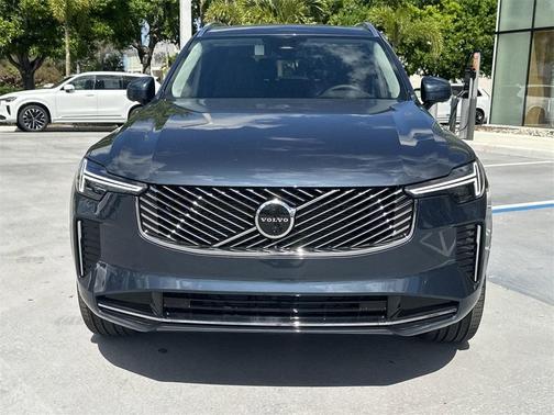 2025 Volvo XC90 B5 Plus 7-Seater