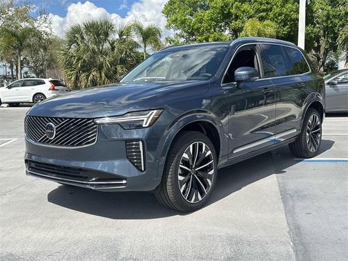 2025 Volvo XC90 B5 Plus 7-Seater