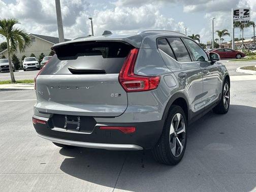 2024 Volvo XC40 B5 Core