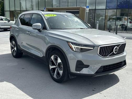 2024 Volvo XC40 B5 Core