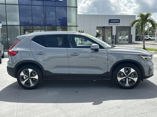 2024 Volvo XC40 B5 Core